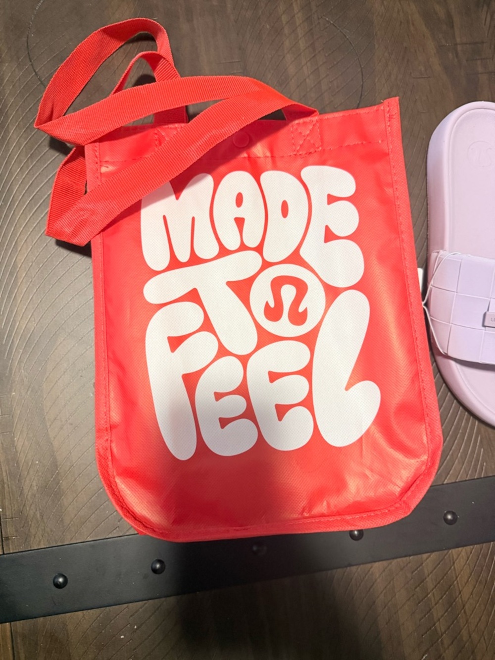 NWT - Lululemon Lilac Play Restfeel Woven Slide w/FREE red Lulu shopping tote - Picture 6 of 13